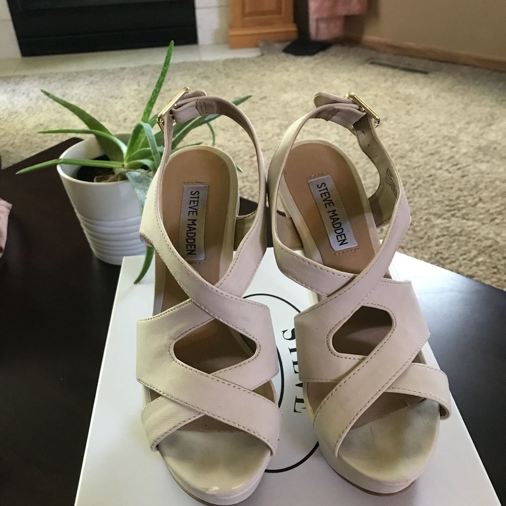 Steve Madden Creme Wedged Heels